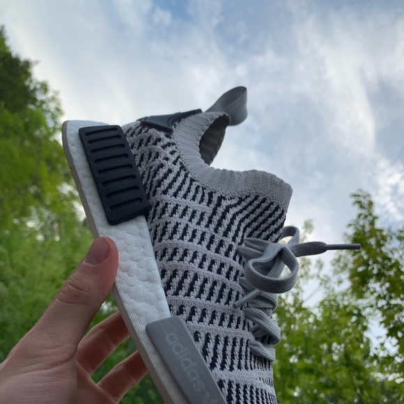 NMD R1 - Picture 2 of 6